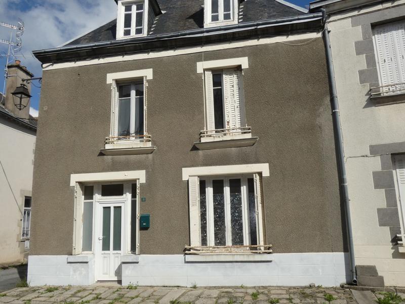 Maison - 104 m² - 6 pièces