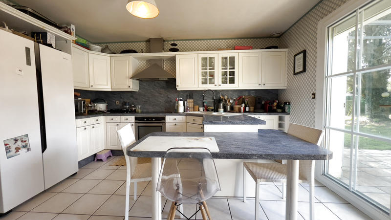 Maison - 223 m² - 7 pièces