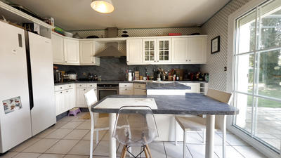 Maison - 223 m² - 7 pièces