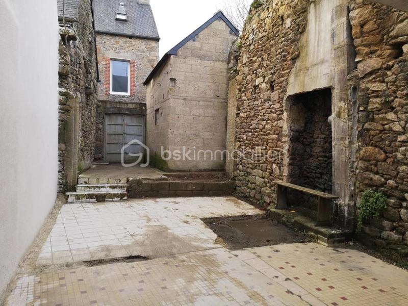 Maison de bourg - 208 m² - 10 pièces