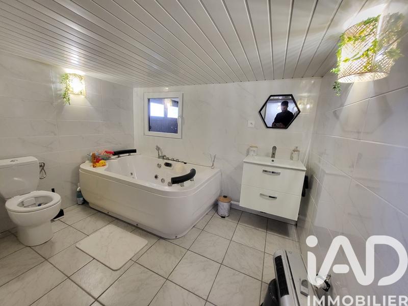 Maison - 99 m² - 5 pièces