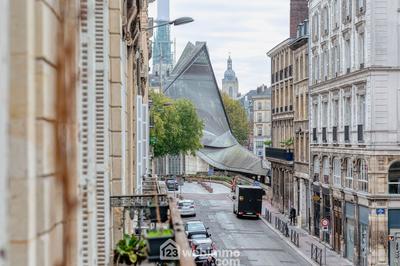 Appartement - 192 m² - 5 pièces