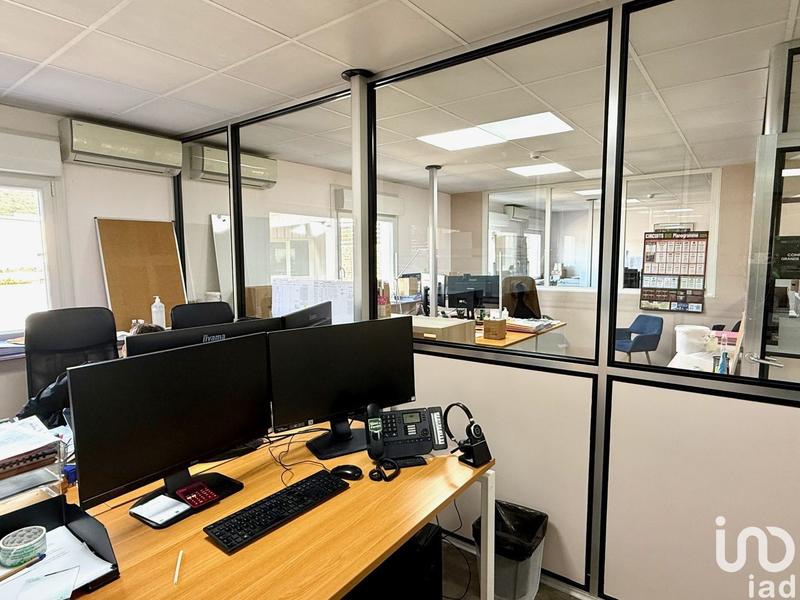 Local commercial - 2 054 m²