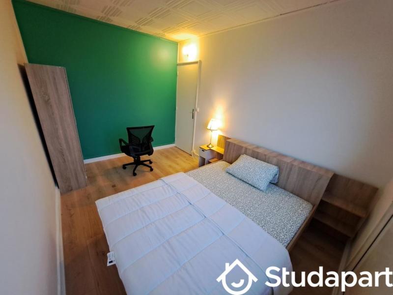 Chambre - 9 m² - 1 pièce