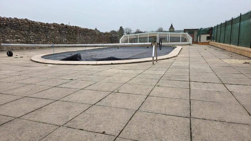 Propriété - 225 m² - 19 pièces