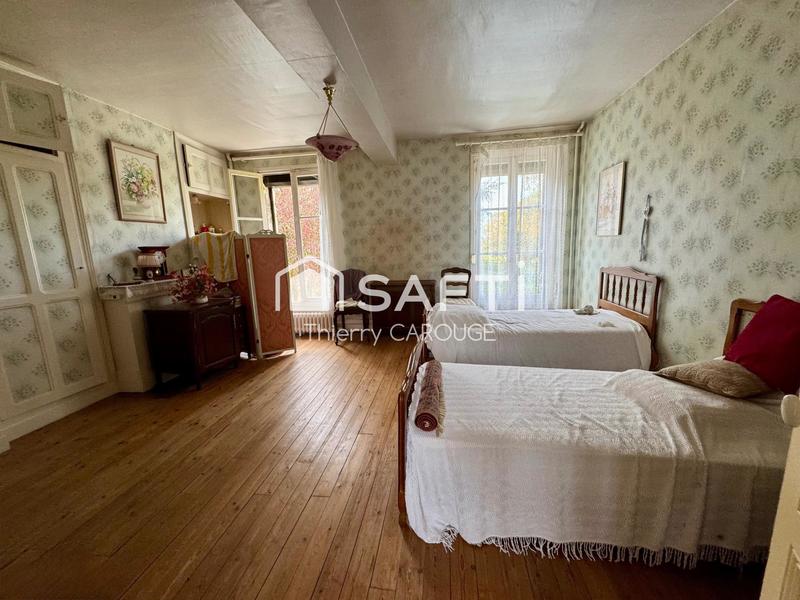 Maison - 233 m² - 5 pièces