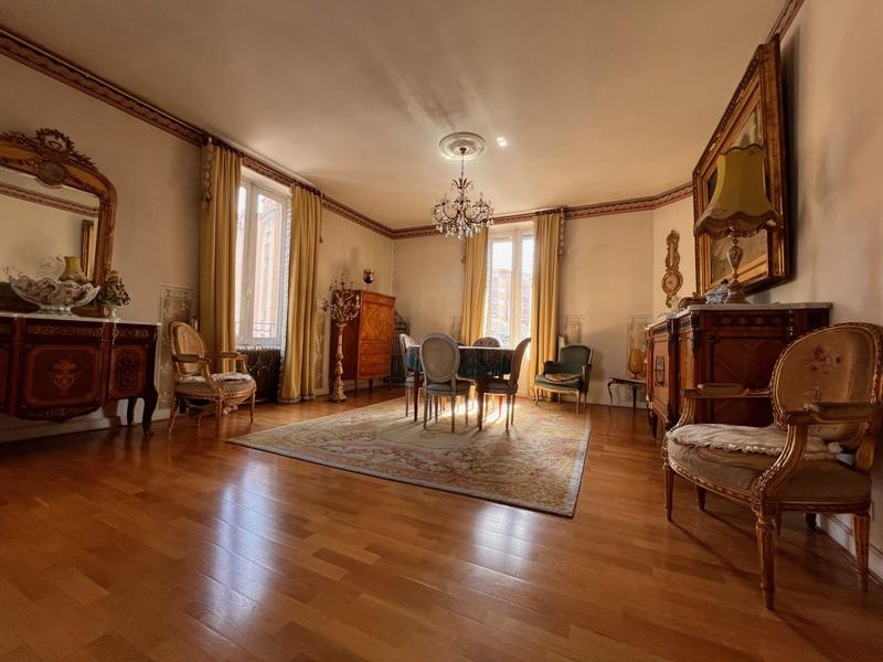 Appartement - 104 m² - 5 pièces