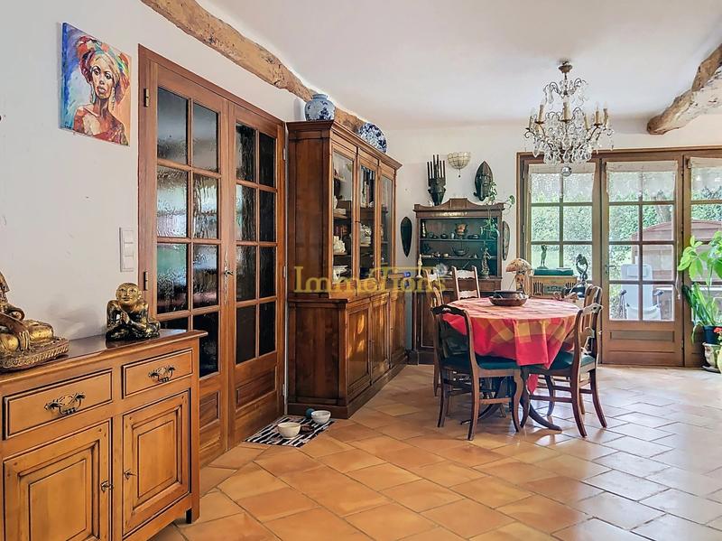 Maison - 354 m² - 12 pièces