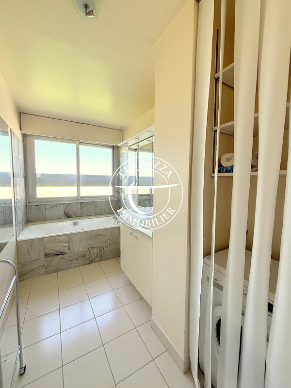 Appartement - 121 m² - 6 pièces