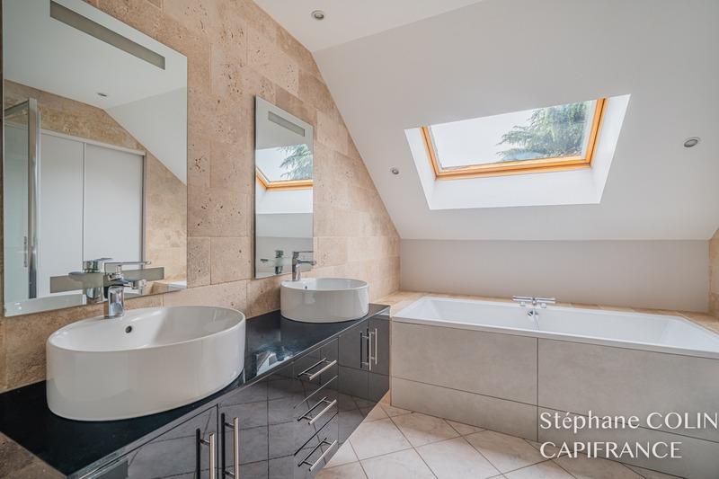 Maison - 137 m² - 6 pièces