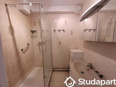 Chambre - 85 m² - 1 pièce