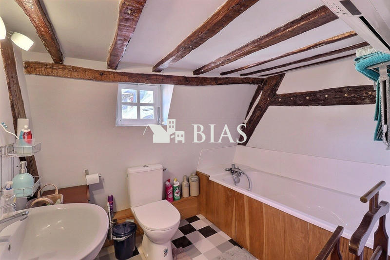 Maison ancienne - 208 m² - 6 pièces