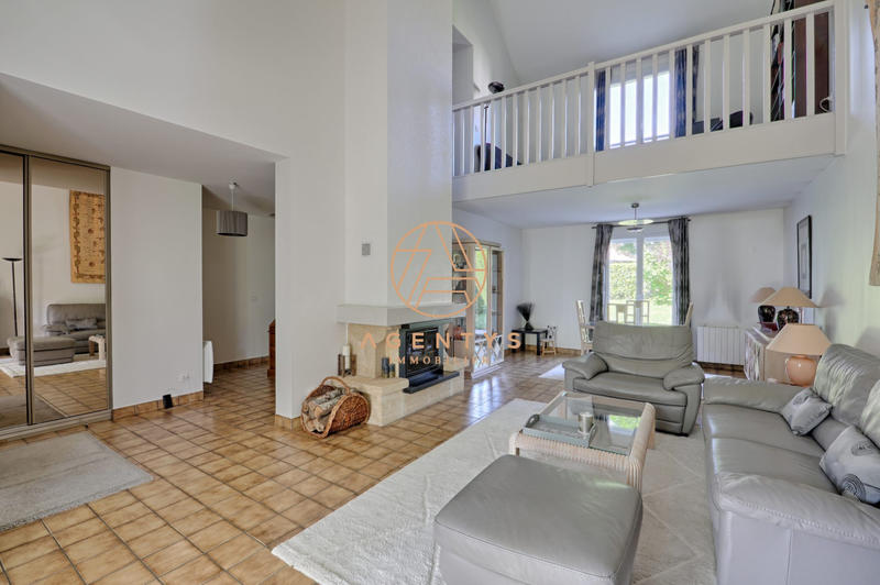 Maison - 144 m² - 7 pièces