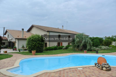 Maison - 460 m² - 10 pièces