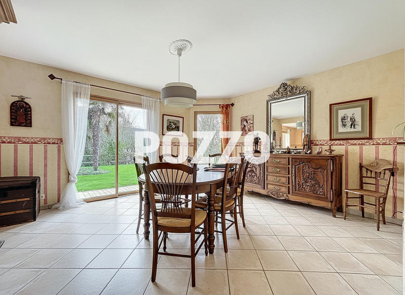 Maison - 177 m² - 6 pièces