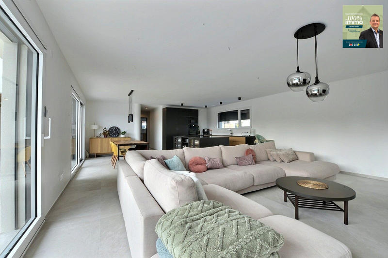 Maison - 170 m² - 6 pièces