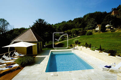 Maison - 330 m² - 12 pièces