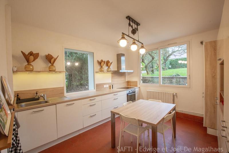 Maison - 140 m² - 7 pièces