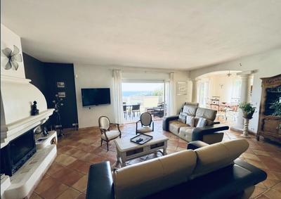 Maison - 160 m² - 7 pièces