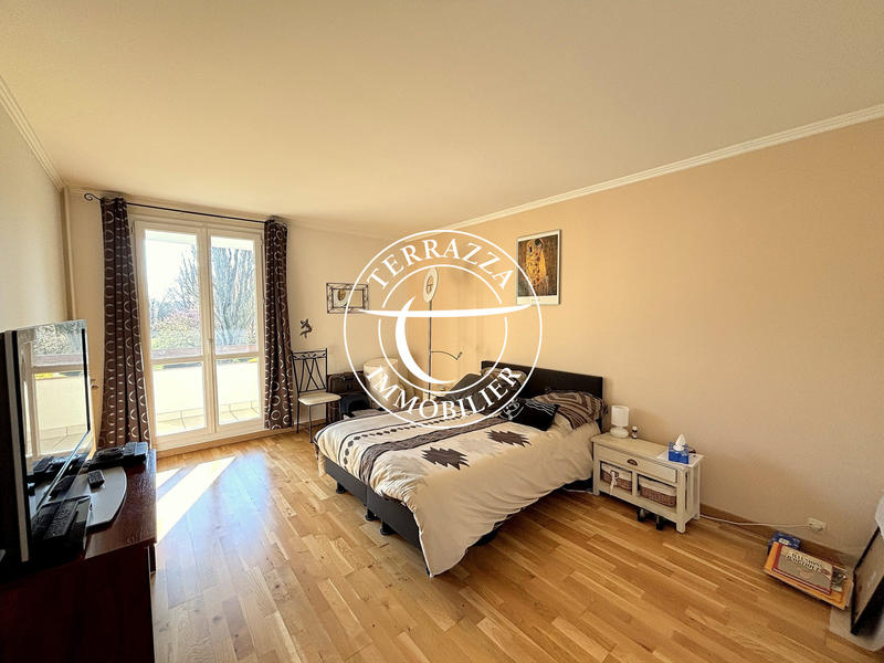 Duplex - 207 m² - 9 pièces