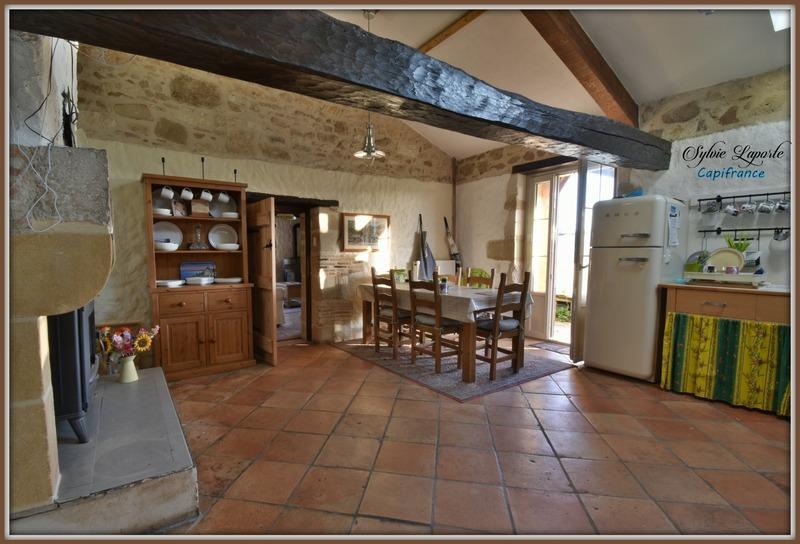 Maison en pierre - 106 m² - 4 pièces