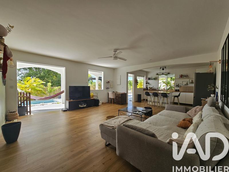 Maison - 200 m² - 8 pièces