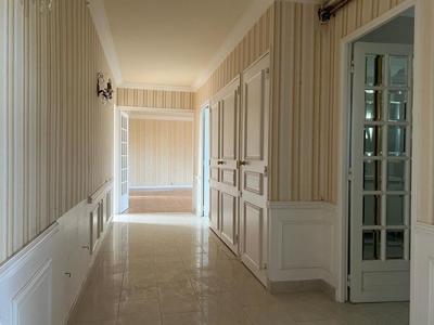 Appartement - 99 m² - 4 pièces