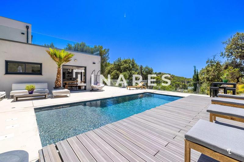 Maison - 140 m² - 5 pièces