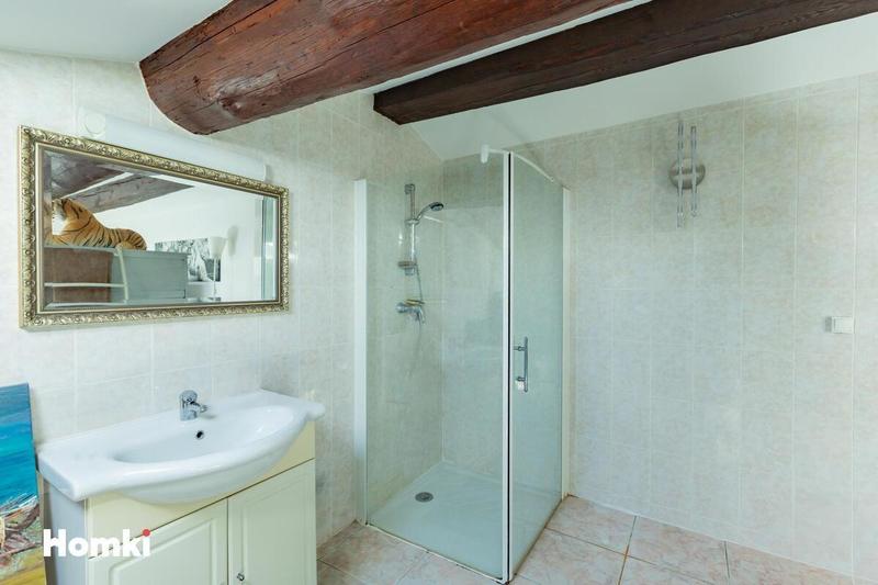 Maison - 250 m² - 8 pièces