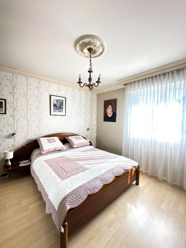 Maison - 174 m² - 7 pièces