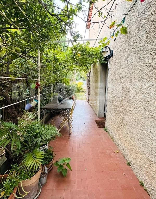 Maison - 235 m² - 8 pièces