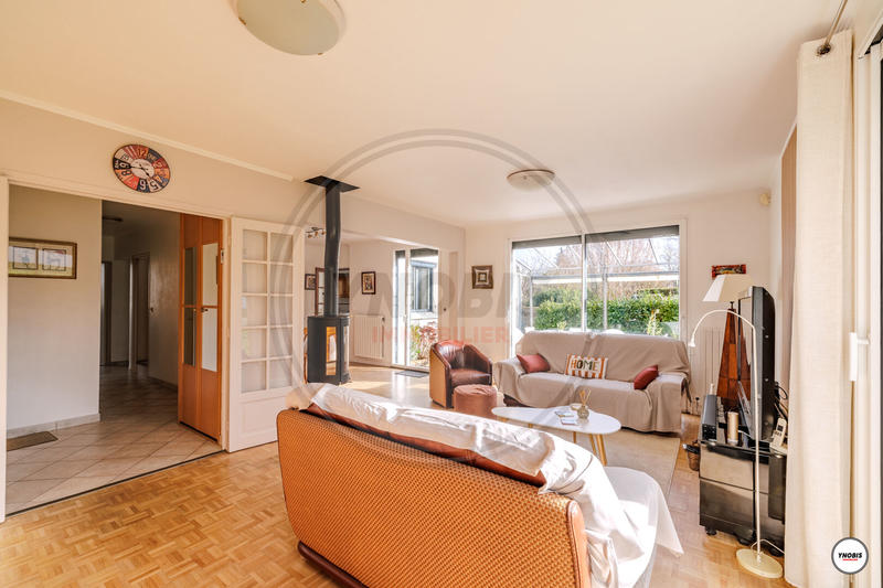 Maison - 202 m² - 7 pièces