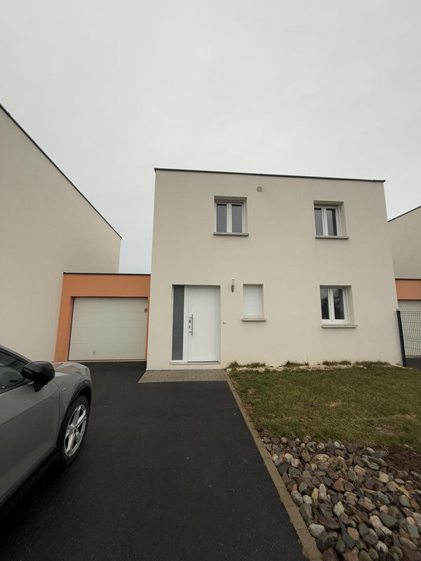 Maison - 96 m² - 5 pièces
