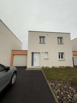 Maison - 96 m² - 5 pièces
