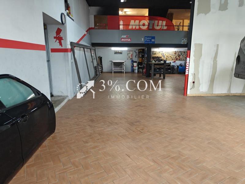 Local d'activité / Entrepôt - 190 m²