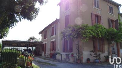 Maison - 210 m² - 6 pièces