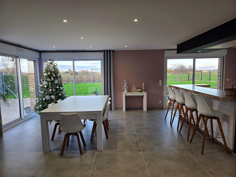 Maison - 202 m² - 6 pièces