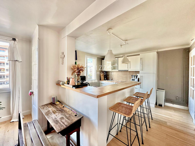 Appartement - 133 m² - 6 pièces