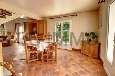 Maison - 227 m² - 8 pièces