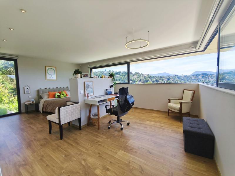 Maison - 180 m² - 5 pièces