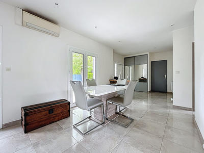 Maison - 104 m² - 4 pièces