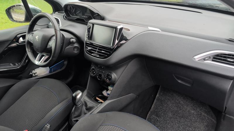 Peugeot 208 1.2 PureTech 82 Signature