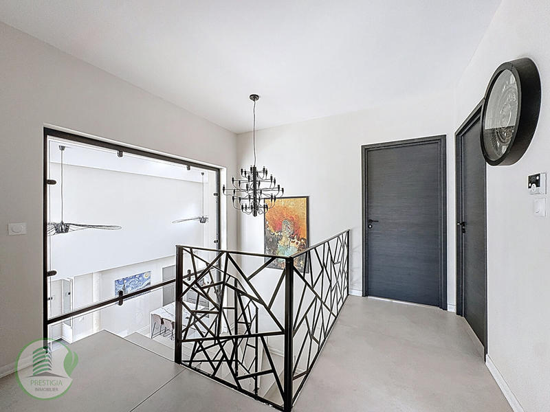 Maison - 187 m² - 7 pièces