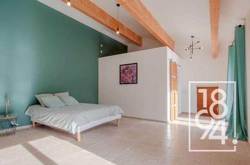 Maison - 213 m² - 5 pièces