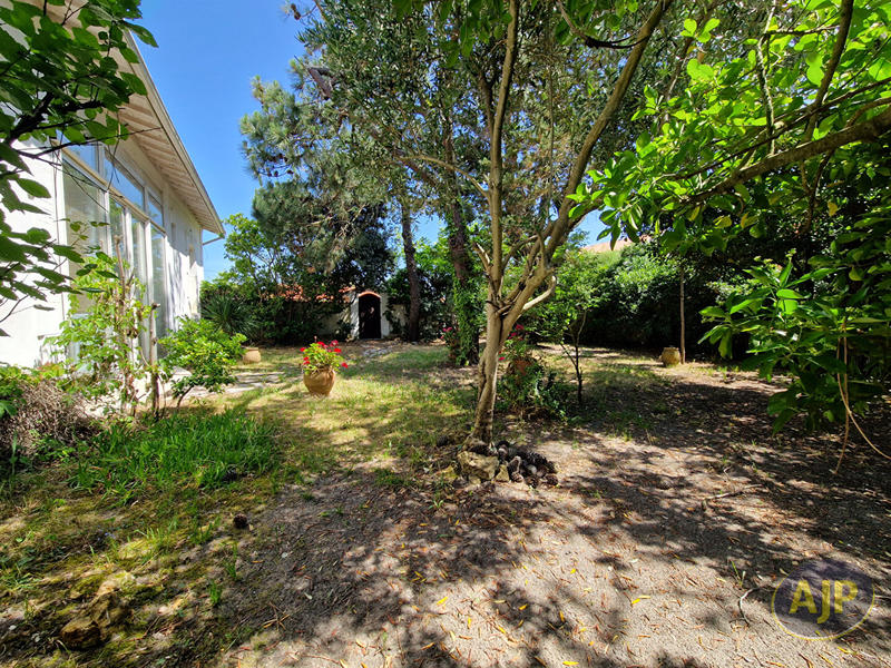 Maison - 209 m² - 9 pièces