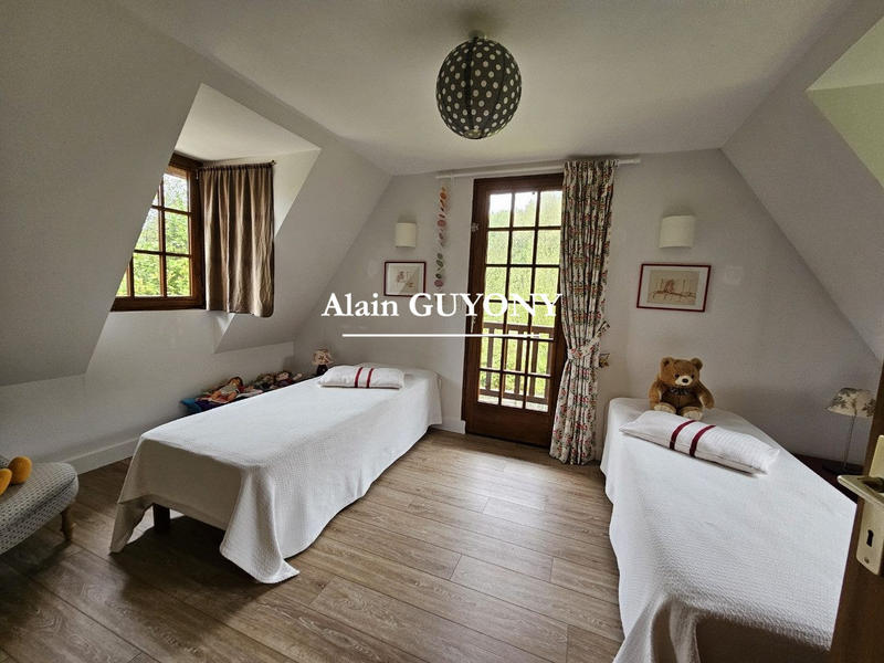 Maison traditionnelle - 94 m² - 4 pièces