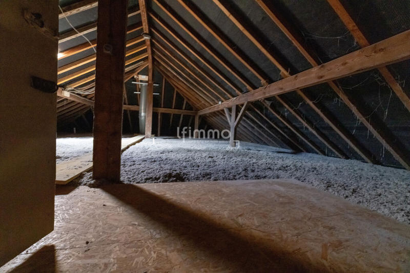 Maison - 213 m² - 7 pièces