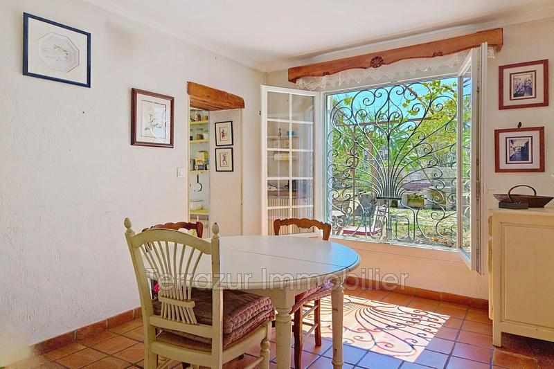 Mas - 900 m² - 10 pièces