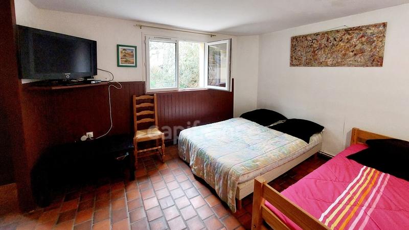 Maison - 222 m² - 8 pièces