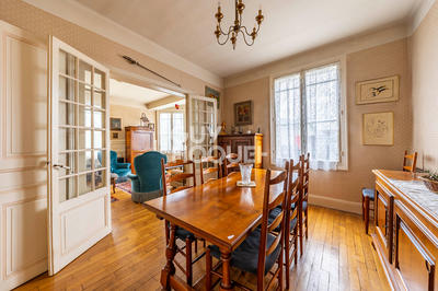 Maison - 182 m² - 9 pièces